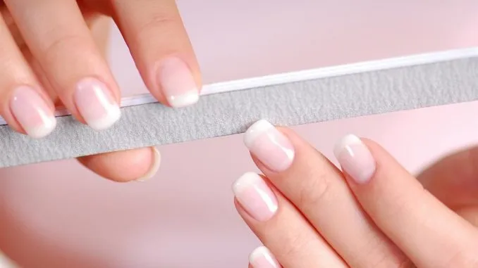 French Manicure Il Classico Intramontabile French Manicure Il Classico Intramontabile
