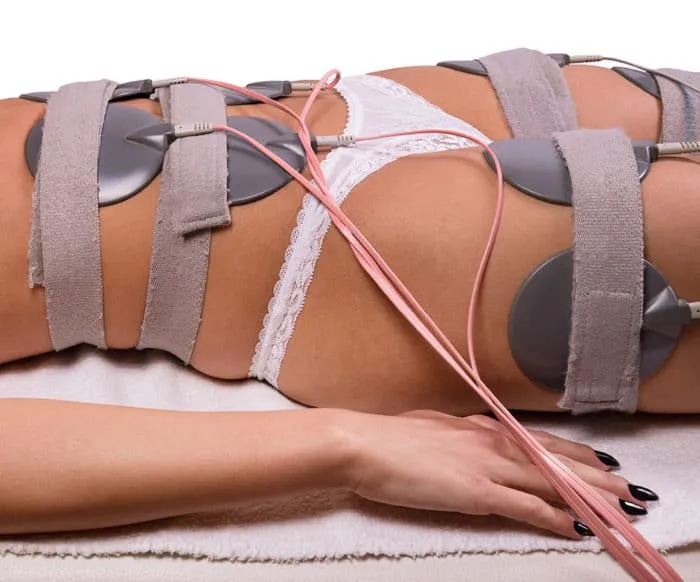 Trattamento di elettroscultura con fasce sull addome
